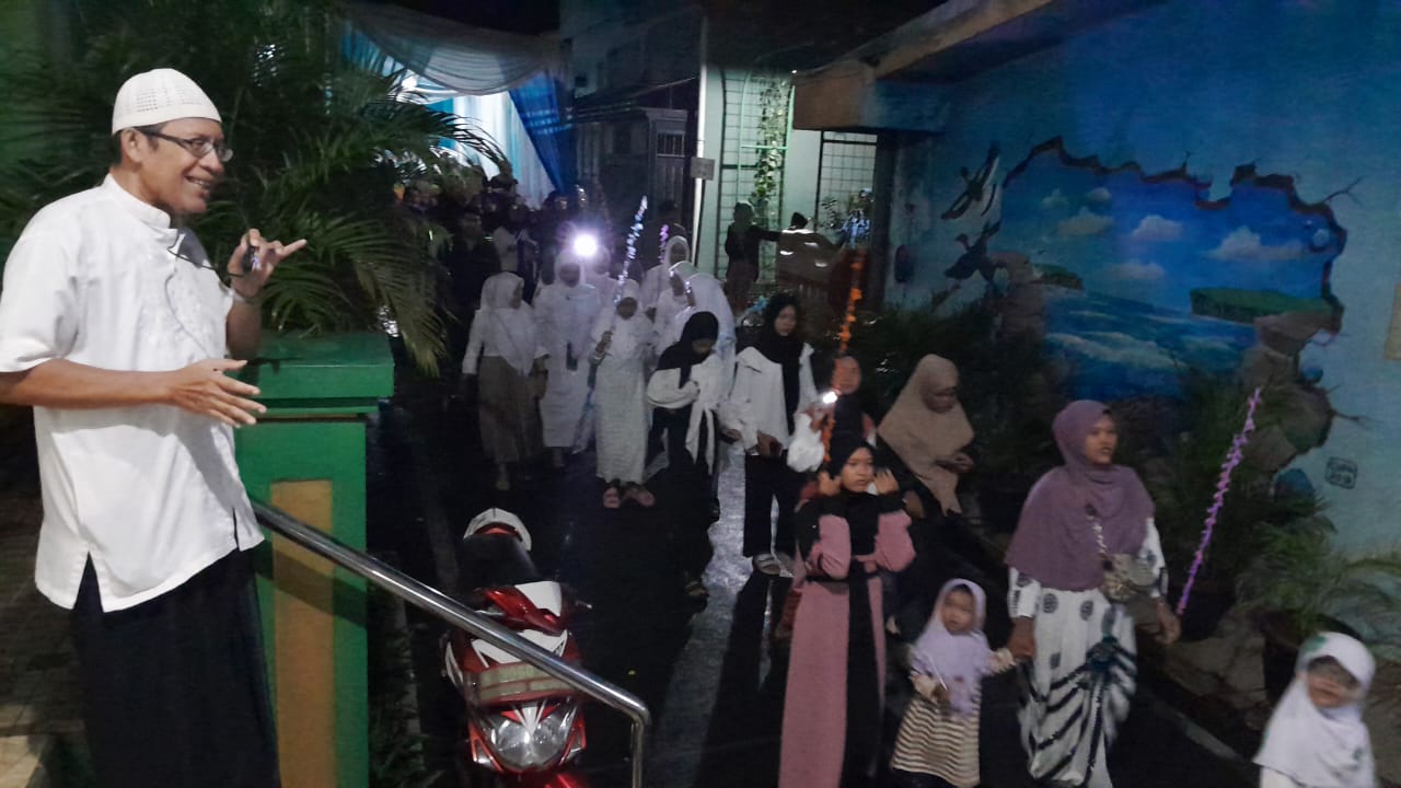 Sholat Berjamaah & Kajian Rutin